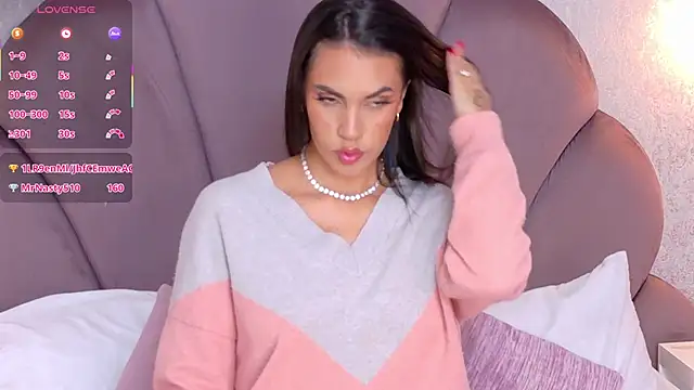 Camille Torres online show from 12, 11, 2025