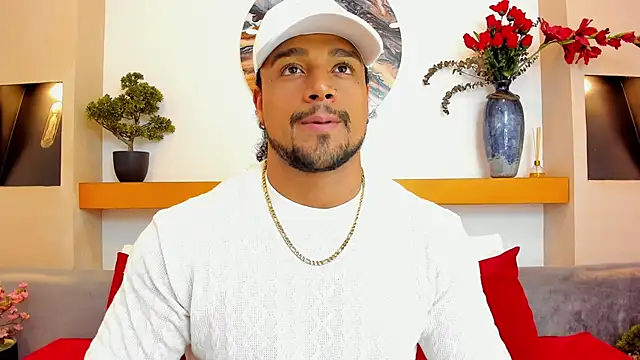 Snapshot of MikeEstevess chatting on 6, 12, 2024 MikeEstevess online show from 6, 12, 2024