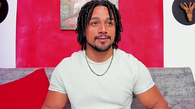 Snapshot of MikeEstevess chatting on 11, 12, 2024 MikeEstevess online show from 11, 12, 2024