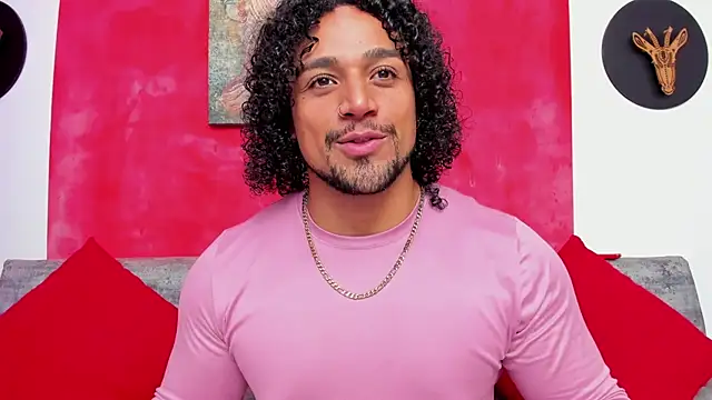 Snapshot of MikeEstevess chatting on 5, 1, 2025 MikeEstevess online show from 5, 1, 2025