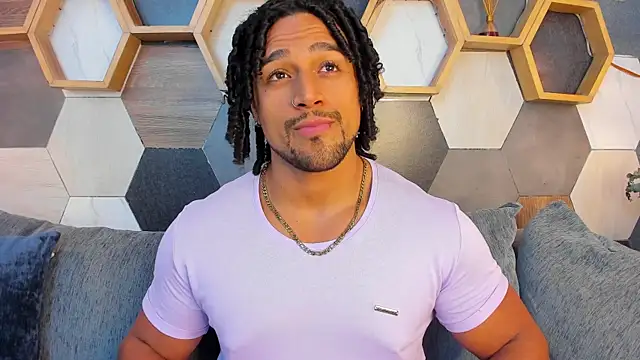 Snapshot of MikeEstevess chatting on 14, 2, 2025 MikeEstevess online show from 14, 2, 2025