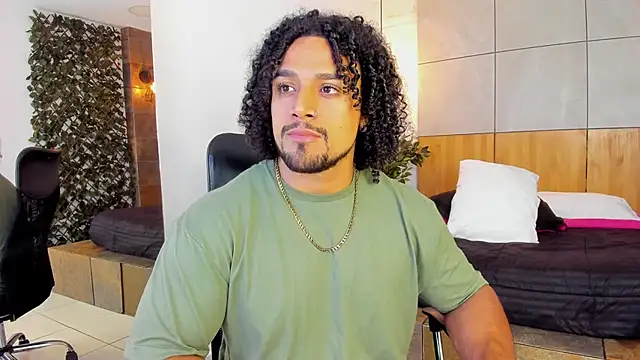 Snapshot of MikeEstevess chatting on 4, 3, 2025 MikeEstevess online show from 4, 3, 2025