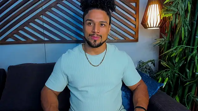 Snapshot of MikeEstevess chatting on 19, 3, 2025 MikeEstevess online show from 19, 3, 2025