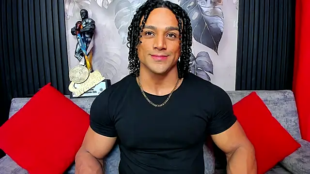 Snapshot of MikeEstevess chatting on 8, 10, 2025 MikeEstevess online show from 8, 10, 2025