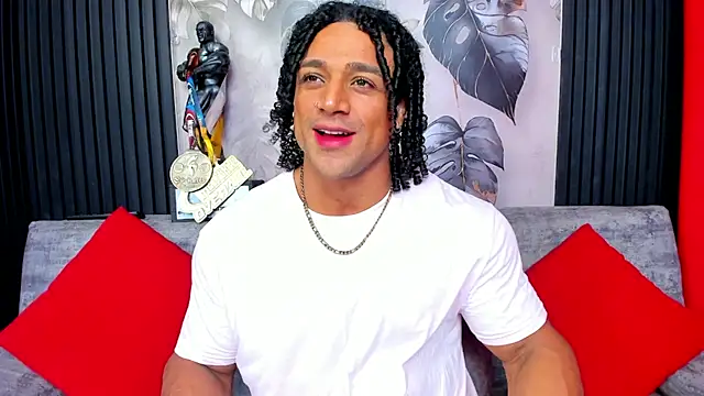 Snapshot of MikeEstevess chatting on 10, 10, 2025 MikeEstevess online show from 10, 10, 2025