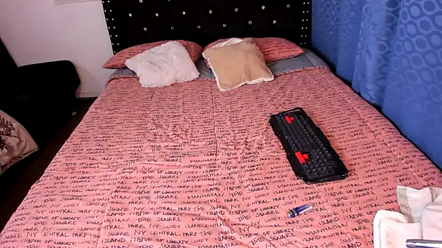 Snapshot of valerie_luxe_ chatting on 24, 2, 2025 valerie luxe  online show from 24, 2, 2025