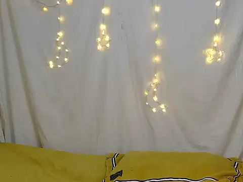 StarBarbiee online show from 17, 12, 2025