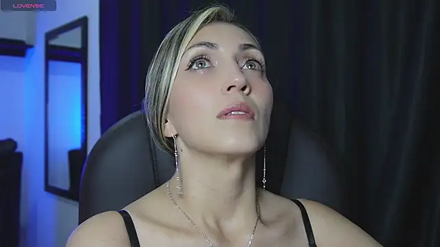 Snapshot of anny_sweet72 chatting on 20, 4, 2026 anny sweet72 online show from 20, 4, 2026