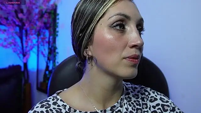 Snapshot of anny_sweet72 chatting on 12, 5, 2026 anny sweet72 online show from 12, 5, 2026