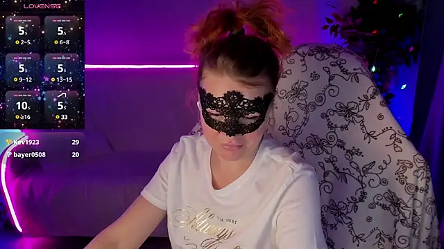 Snapshot of Sexy-Housewife chatting on 4, 1, 2025 Sexy-Housewife online show from 4, 1, 2025