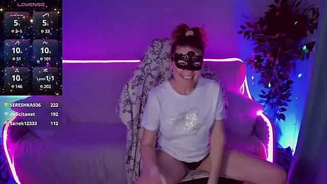 Snapshot of Sexy-Housewife chatting on 11, 1, 2025 Sexy-Housewife online show from 11, 1, 2025