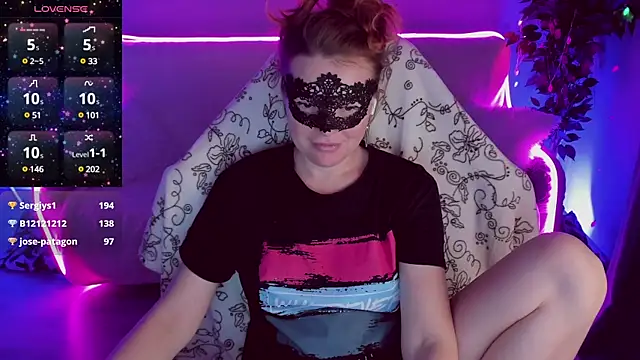 Snapshot of Sexy-Housewife chatting on 21, 1, 2025 Sexy-Housewife online show from 21, 1, 2025