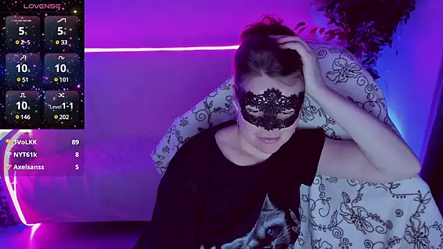 Snapshot of Sexy-Housewife chatting on 8, 3, 2025 Sexy-Housewife online show from 8, 3, 2025