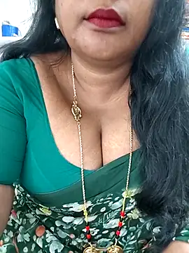 Snapshot of Swapna_143 chatting on 8, 10, 2025 Swapna 143 online show from 8, 10, 2025