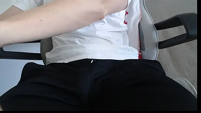 Snapshot of MarcusMenom chatting on 11, 4, 2026 MarcusMenom online show from 11, 4, 2026