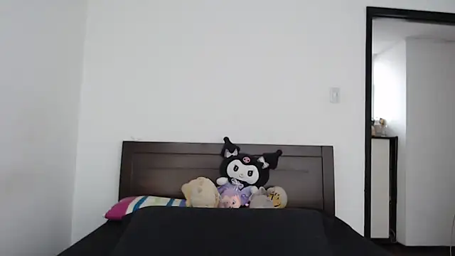 Snapshot of rebecca_collin chatting on 8, 4, 2026 rebecca collin online show from 8, 4, 2026