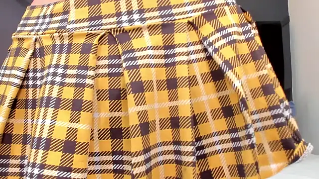 Snapshot of emily_mooon chatting on 16, 12, 2025 emily mooon online show from 16, 12, 2025