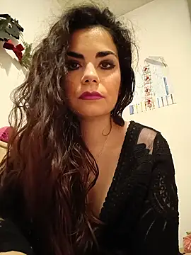 Snapshot of Saturnia_Yvonne chatting on 6, 3, 2025 Saturnia Yvonne online show from 6, 3, 2025