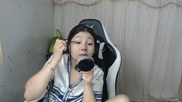 Snapshot of MiMi_0293 chatting on 27, 10, 2025 MiMi 0293 online show from 27, 10, 2025