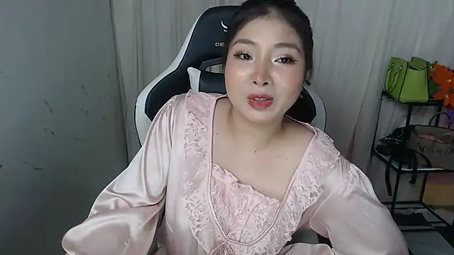 Snapshot of MiMi_0293 chatting on 4, 11, 2025 MiMi 0293 online show from 4, 11, 2025