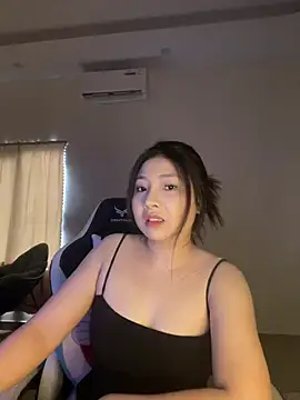 Snapshot of MiMi_0293 chatting on 8, 2, 2026 MiMi 0293 online show from 8, 2, 2026