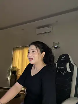 Snapshot of MiMi_0293 chatting on 10, 4, 2026 MiMi 0293 online show from 10, 4, 2026