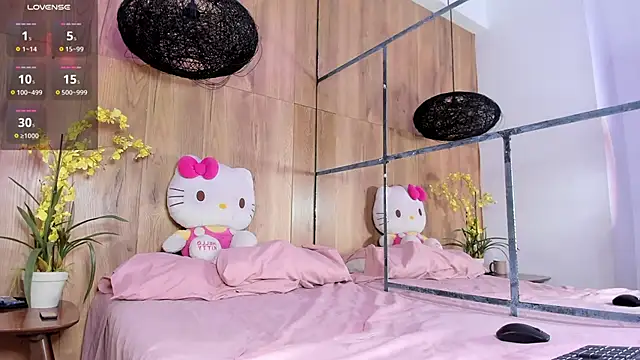  LittleLia online show from 5, 2, 2025