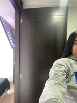 Snapshot of Devilsweet17 chatting on 17, 3, 2026 Devilsweet17 online show from 17, 3, 2026