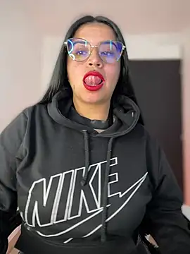 Snapshot of Devilsweet17 chatting on 9, 4, 2026 Devilsweet17 online show from 9, 4, 2026