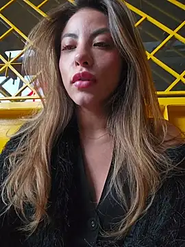 Karen San Miguel online show from 16, 4, 2026