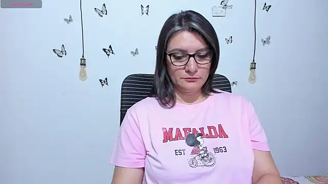 Snapshot of Amie_Adams82_ chatting on 27, 4, 2026 Amie Adams82 online show from 27, 4, 2026