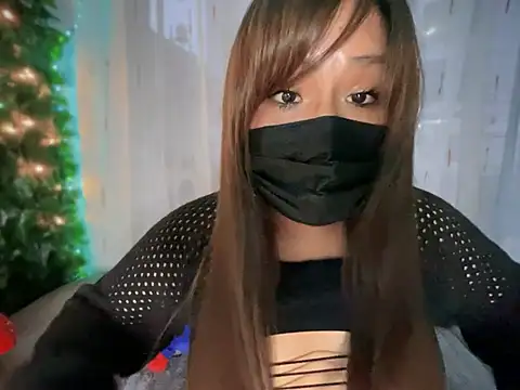 Snapshot of LunaXoxo chatting on 4, 1, 2025 LunaXoxo online show from 4, 1, 2025