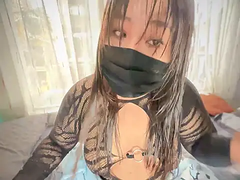 Snapshot of LunaXoxo chatting on 5, 1, 2025 LunaXoxo online show from 5, 1, 2025