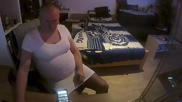 Snapshot of ShyBoy1982 chatting on 13, 6, 2026 ShyBoy1982 online show from 13, 6, 2026