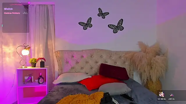 Sarahballiston  online show from 9, 11, 2025