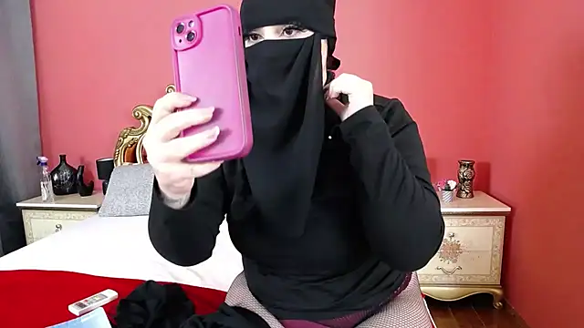 ReynaMuslim online show from 10, 11, 2025