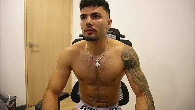 Snapshot of Derek_w chatting on 8, 3, 2025 Derek w online show from 8, 3, 2025