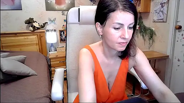 Snapshot of Kendra_Mom chatting on 18, 5, 2026 Kendra Mom online show from 18, 5, 2026