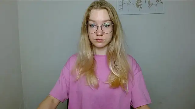 Snapshot of cindi_hot chatting on 19, 9, 2025 cindi hot online show from 19, 9, 2025