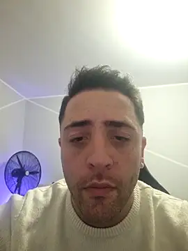 Snapshot of 1ninefellababy chatting on 18, 12, 2025 1ninefellababy online show from 18, 12, 2025