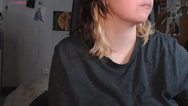 Snapshot of Saya_sweet chatting on 9, 3, 2026 Saya sweet online show from 9, 3, 2026