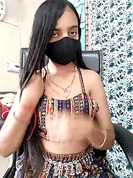 Snapshot of Parinaaz18 chatting on 1, 10, 2025 Parinaaz18 online show from 1, 10, 2025