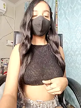 Snapshot of Parinaaz18 chatting on 4, 12, 2025 Parinaaz18 online show from 4, 12, 2025