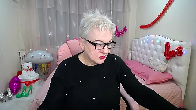 KayleSmoll online show from 19, 2, 2025