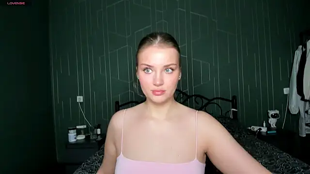 DeniRicchii online show from 3, 12, 2025