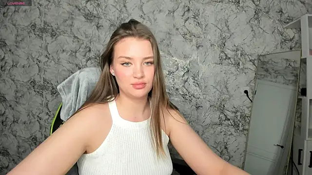 Snapshot of DeniRicchii chatting on 4, 4, 2026 DeniRicchii online show from 4, 4, 2026