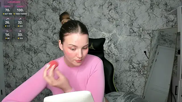 Snapshot of DeniRicchii chatting on 9, 4, 2026 DeniRicchii online show from 9, 4, 2026