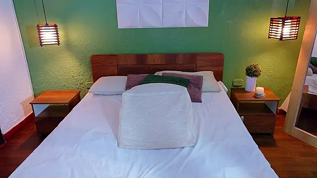 Snapshot of Shamiraa_moore chatting on 3, 12, 2025 Shamiraa moore online show from 3, 12, 2025