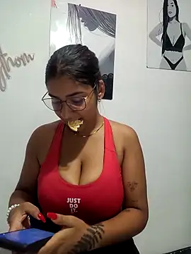 Snapshot of Sofythom1 chatting on 24, 10, 2025 Sofythom1 online show from 24, 10, 2025