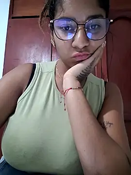 Snapshot of Sofythom1 chatting on 22, 3, 2026 Sofythom1 online show from 22, 3, 2026